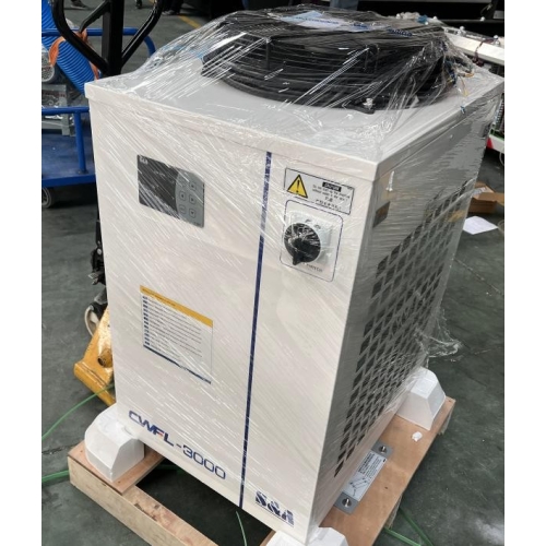 Découpeuse laser pour métaux FIBER 3000W 130x250cm + accessoires